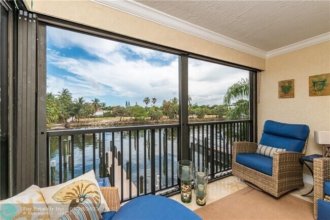 Building Photo - 270 Captains Walk