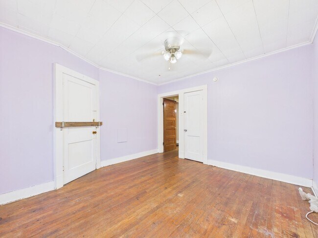 Building Photo - 324 General Mouton Ave