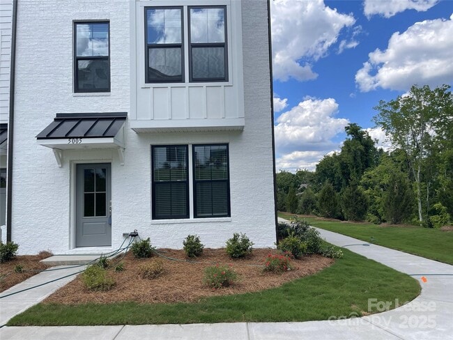 Building Photo - 5005 Layman Dr