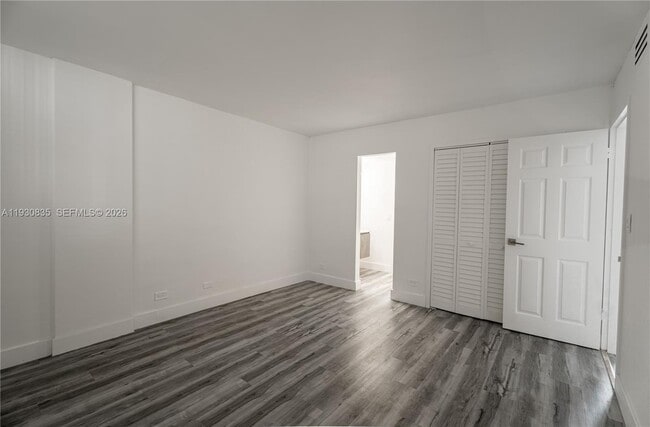 Building Photo - 3660 NE 166th St