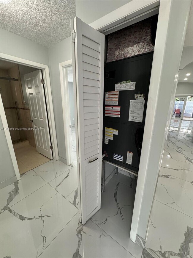 Building Photo - 8701 NW 109th Terrace