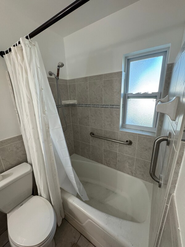 Building Photo - 11423 77th Ave