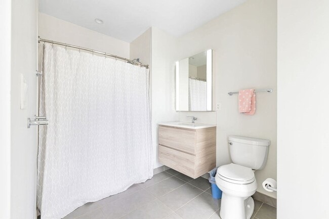 Building Photo - 135 Seaport Blvd