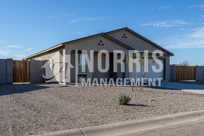 Building Photo - NEW Home Located Near the Golf Course