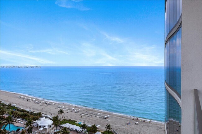 Building Photo - 17975 Collins Ave