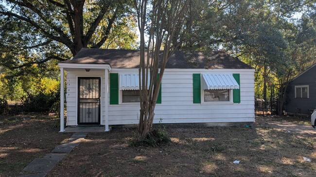 Primary Photo - Newly Renovated 2BR with Large Fenced Yard