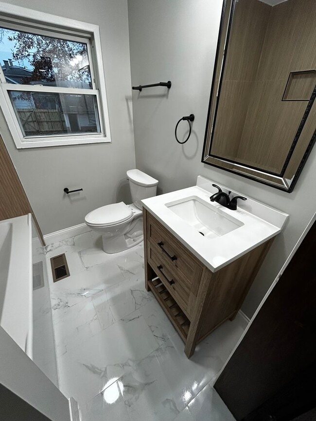 Building Photo - BEAUTIFUL RENOVATED NEW 4 BEDROOM 2 BATH HOUSE QUIET NEIGHBORHOOD