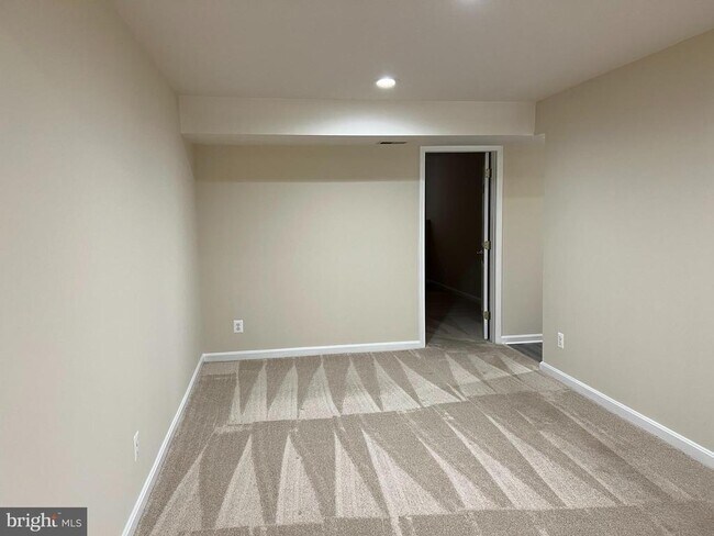 Building Photo - 9425 Spruce Tree Cir
