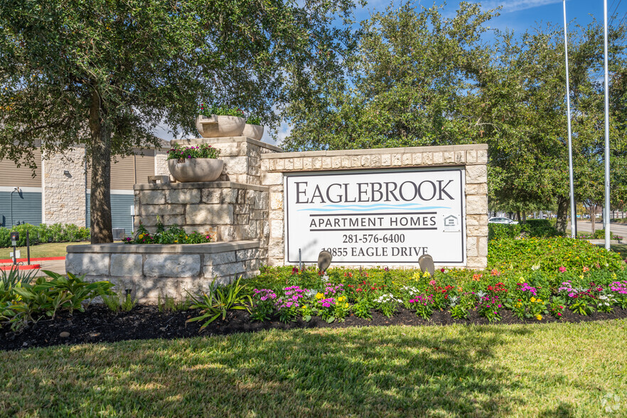 Primary Photo - Eaglebrook Apartments