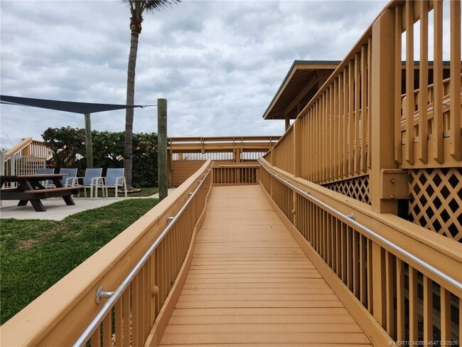 Building Photo - 10680 S Ocean Dr