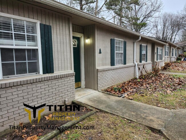 Building Photo - 2 bed/2 bath Apartment