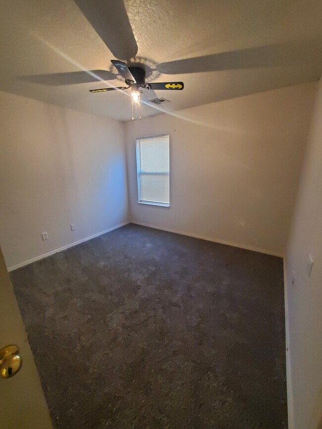 Building Photo - 9200 Checkerbloom Dr