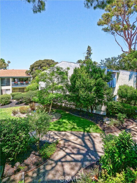 Building Photo - 822 Camino Real
