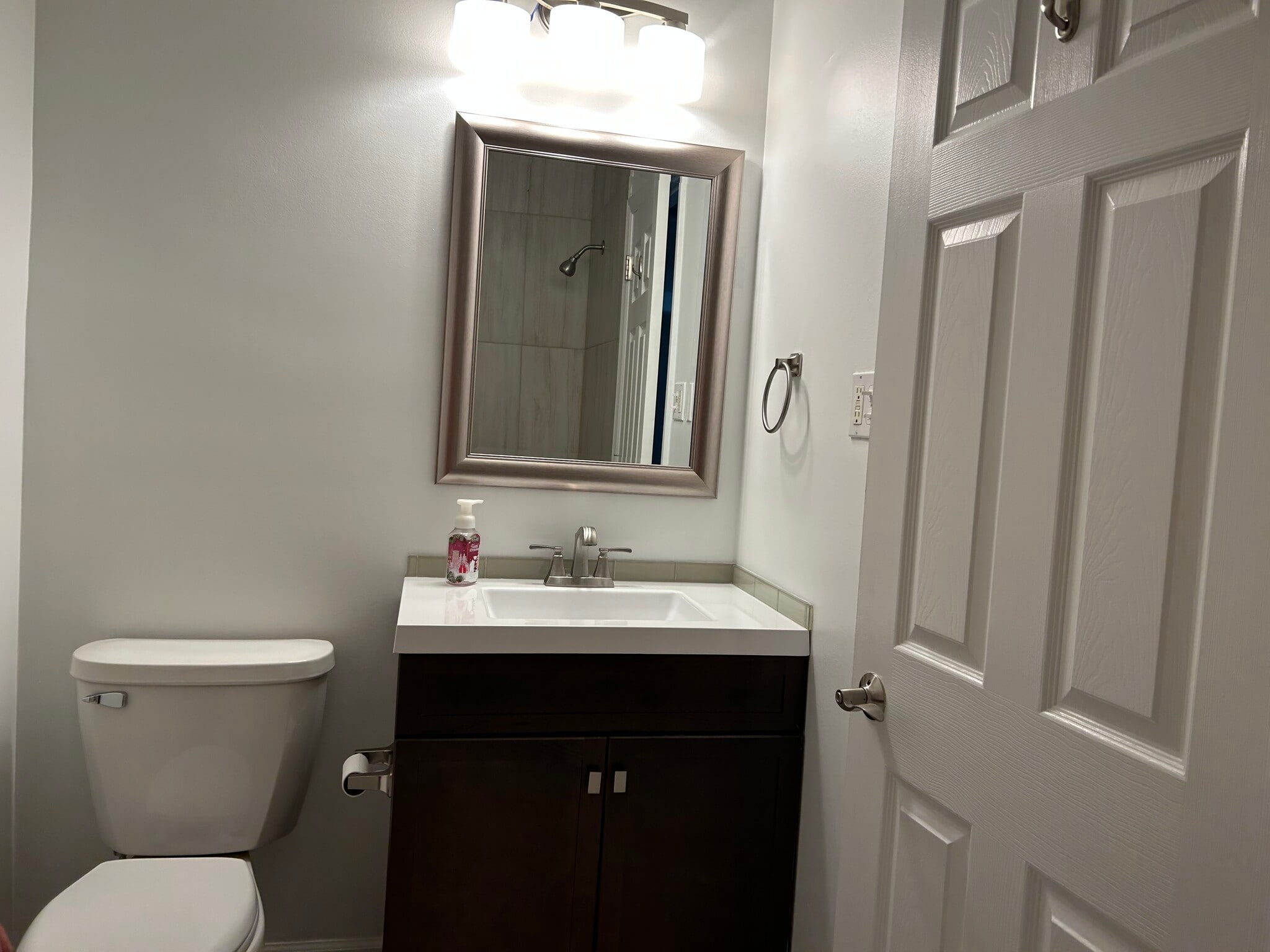 Building Photo - 8124 Ryers Ave