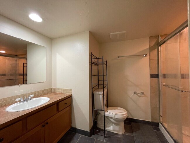 Building Photo - Close to GU Campus