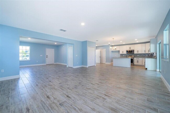 Building Photo - 626 Taft Dr