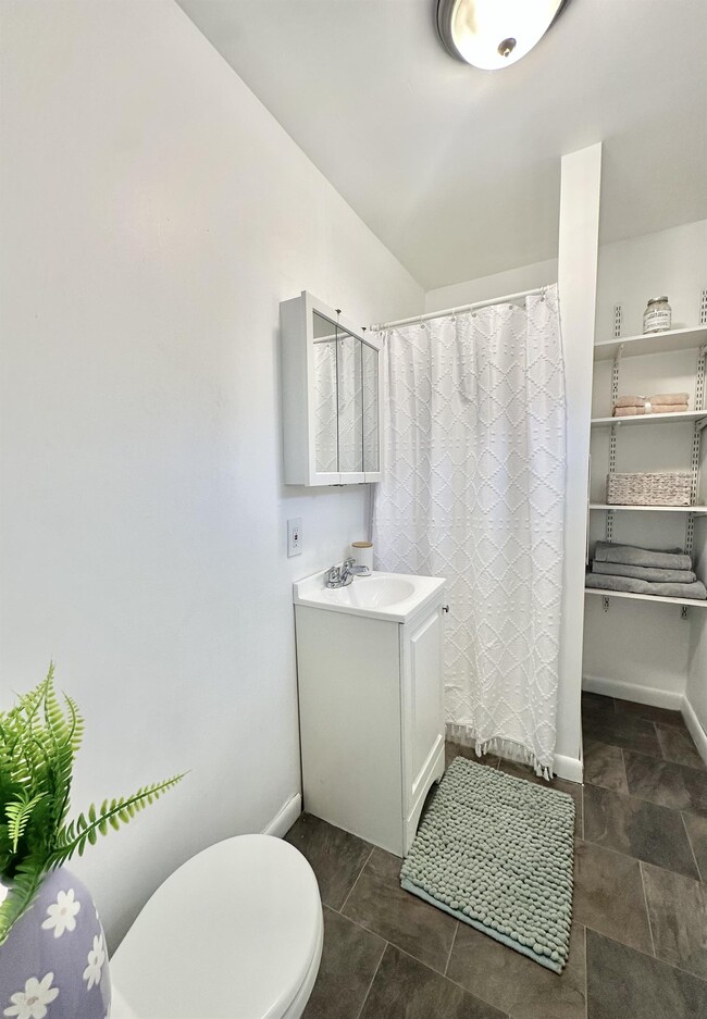 Building Photo - 1739 4th St