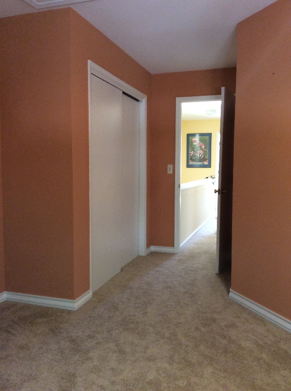 Building Photo - 460 Moonridge Dr