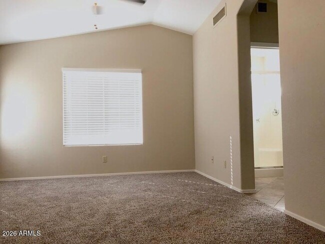 Building Photo - 7427 W Crest Ln