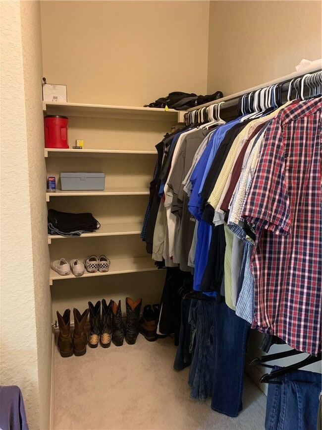 Building Photo - 746 Larkspur Ln