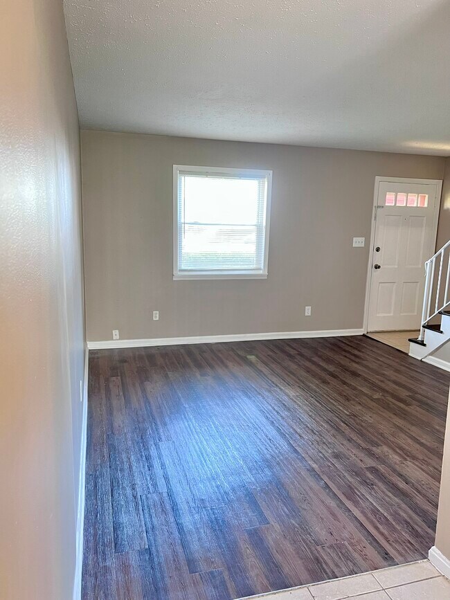 Building Photo - 309 N Marshall Ave