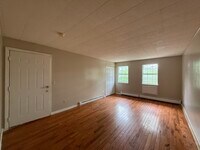 Building Photo - 106 Angel Dr