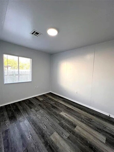 Building Photo - 301 Winding Ln