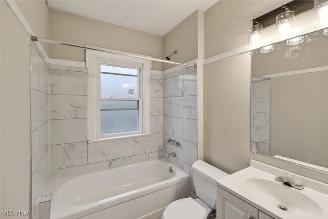 Building Photo - 8204 Bancroft Ave