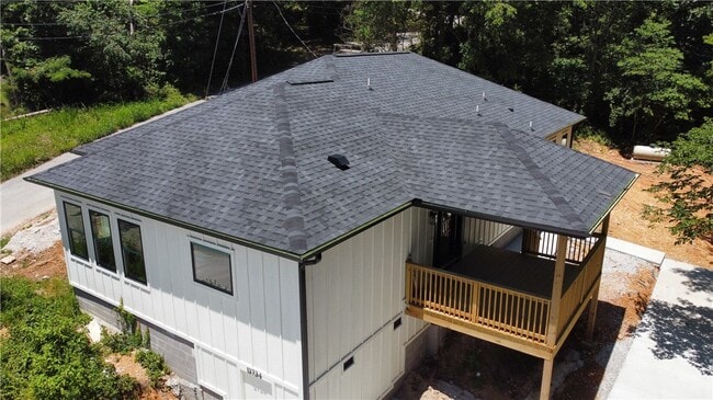 Building Photo - 13734 Canal St