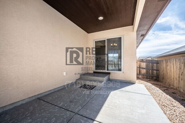 Building Photo - 21 Arrowsmith Dr