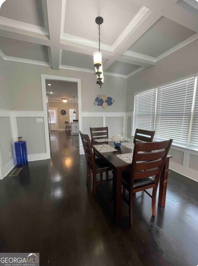 Building Photo - 2668 Memorial Dr SE