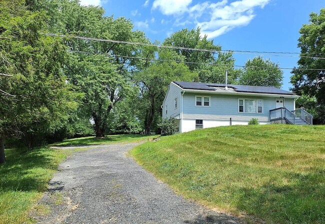 Primary Photo - 45 Mountain Lodge Rd
