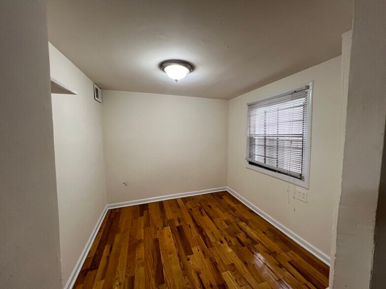 Building Photo - 2721 W Saint Georges Ct