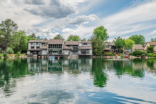 Building Photo - 9866 E Maplewood Cir