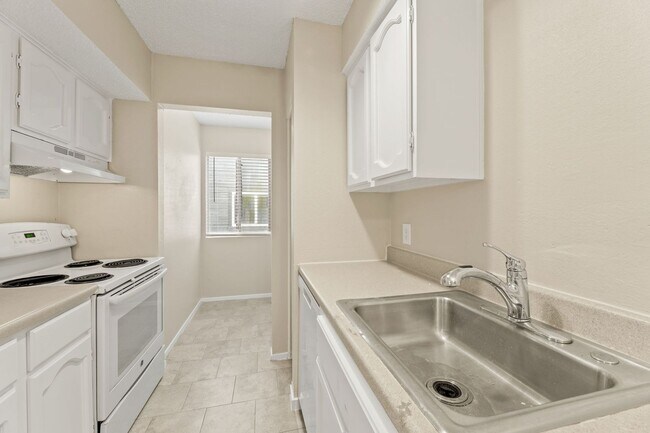 Building Photo - CV-AUS6901 Woodhue