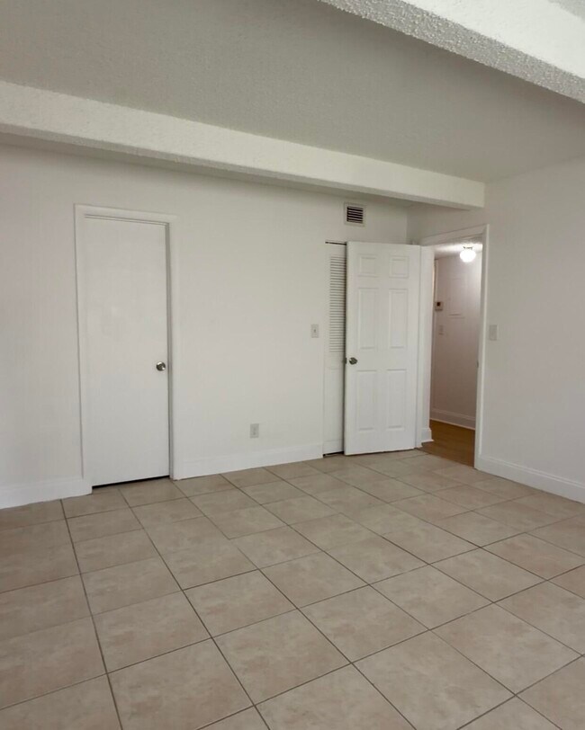 Building Photo - 1245 S Flagler Ave