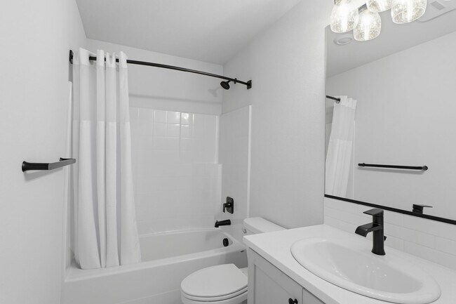 Building Photo - 3 Bedroom, 3.5 Bathroom Cooper Mountain Townhouse