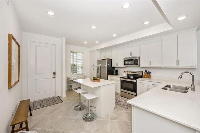 Building Photo - 12240 Wellen Golf St