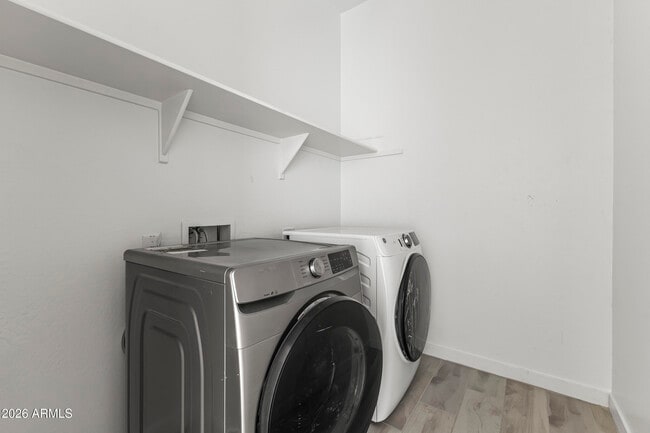 Building Photo - 9342 W Roma Ave