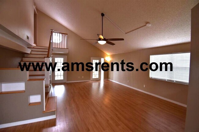 Building Photo - Spacious 3 bedroom House in Orlando