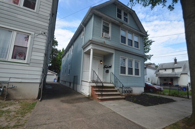 Building Photo - 24 Delavan St