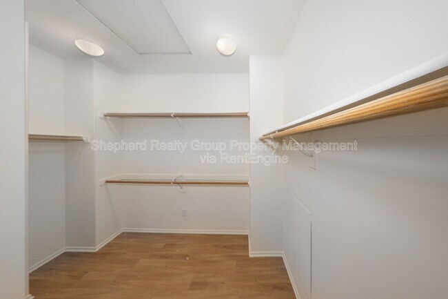 Building Photo - 2985 Breezy Meadow Cir