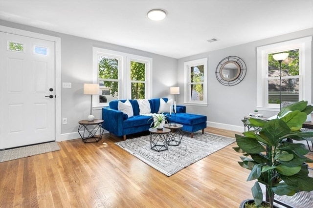 Building Photo - 12 Morrison St