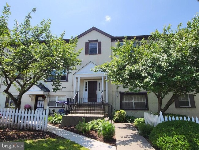 Building Photo - 4503 Romlon St