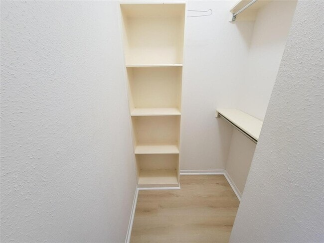 Building Photo - 18309 Sandy Cove Dr