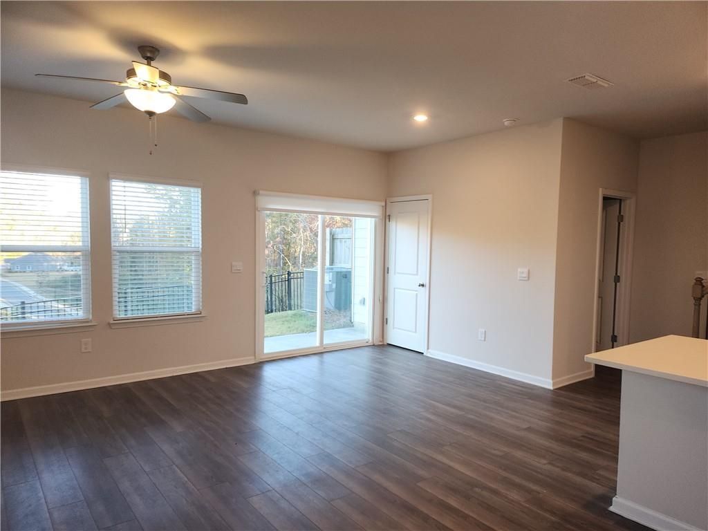 Building Photo - 65 Cedar Ln