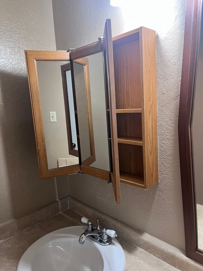 Building Photo - 312 Spring Branch Ln