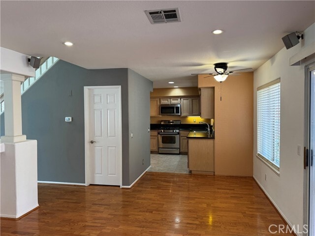 Building Photo - 13 Channel Island St