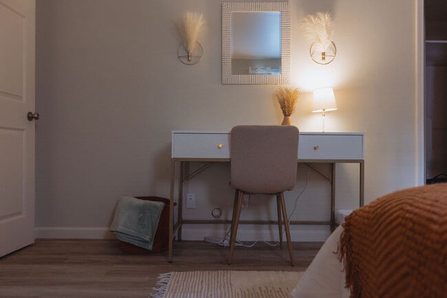 Building Photo - 308 Lamont St