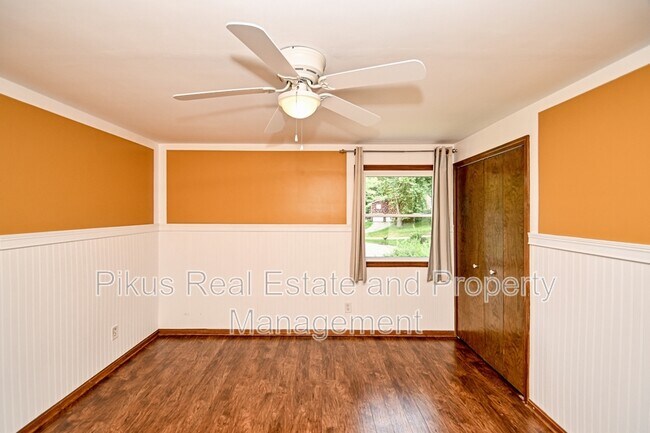 Building Photo - 1280 Linwood Ave SW